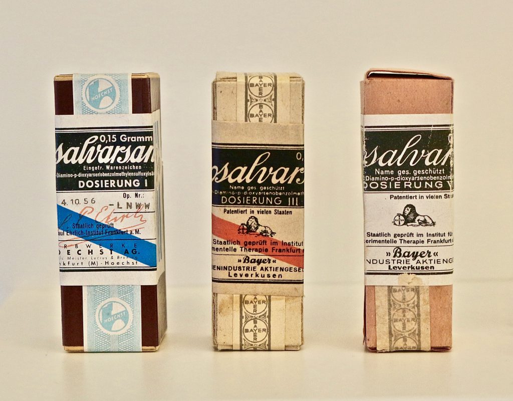 Dieses Bild hat ein leeres Alt-Attribut. Der Dateiname ist saphenion-dr.zierau-Sealing-foam-history-1024x800.jpg